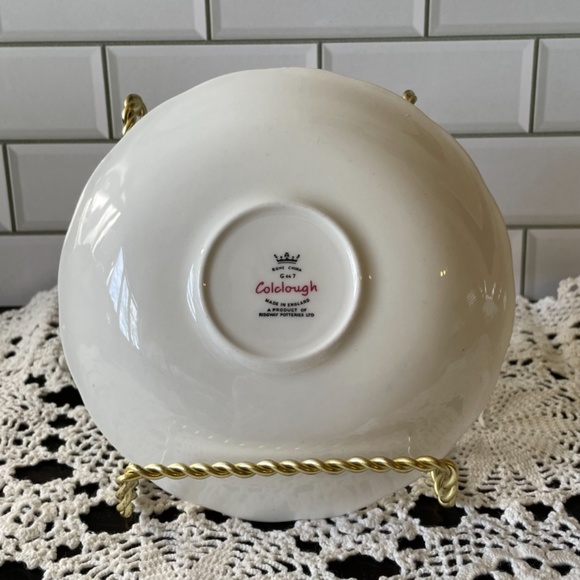 Purple Violets Colclough brand Tea Cup and Saucer Bone China / G665 / pattern # - Picture 5 of 10